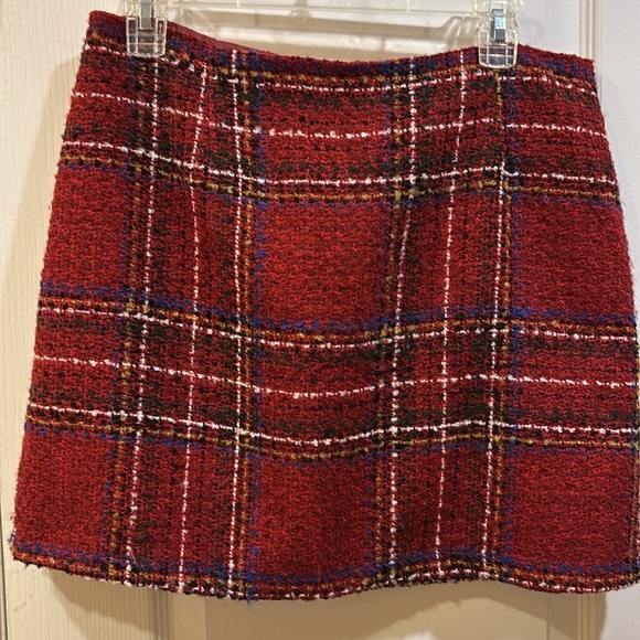 NEW LOOK BRAND RED PLAID TWEED LIKE SKIRT SIZE 12 - Picture 1 of 5